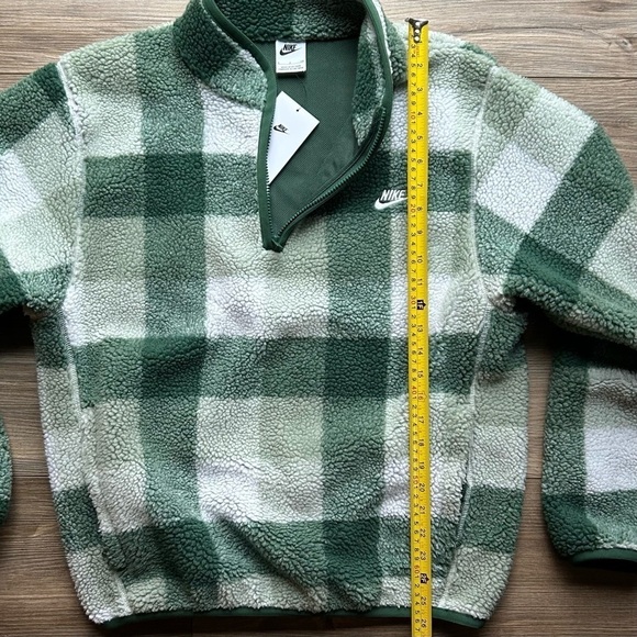 Nike | The Nike Club Men's Winterized Half-Zip in Green/White (Small) - Picture 5 of 13